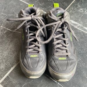 AND1 gray basketball shoes youth 1
